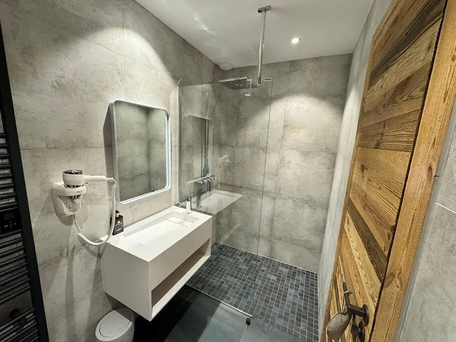 Lazy Bear Lodge Essert-Romand 0*,  フランス